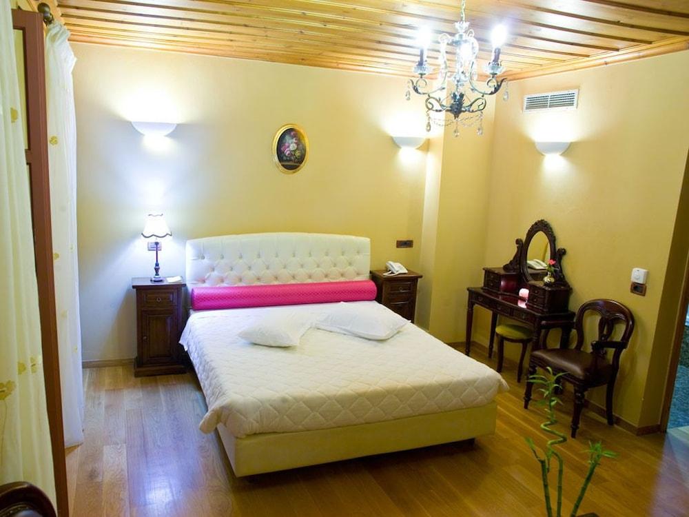 Pensión Kyveli